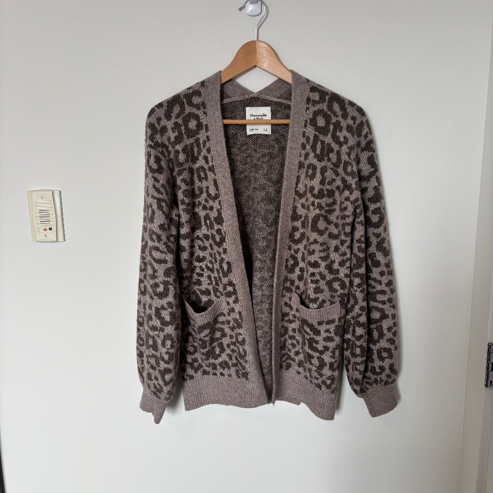 Abercrombie & Fitch Leopard Print Cardigan Small